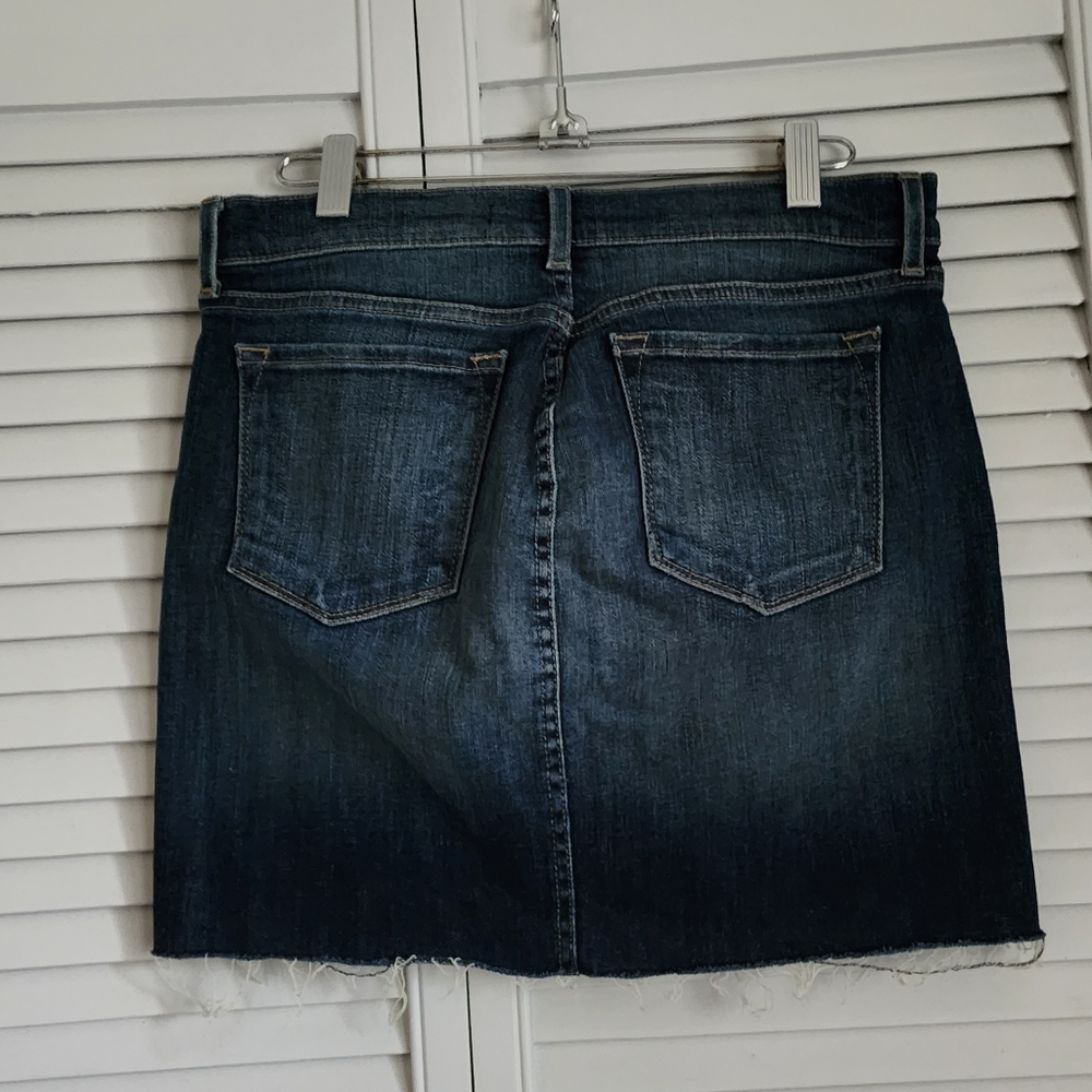 J Brand straight buttoned skirt. 5 pockets. Raw hem. Amost new. - Picture 3 of 7